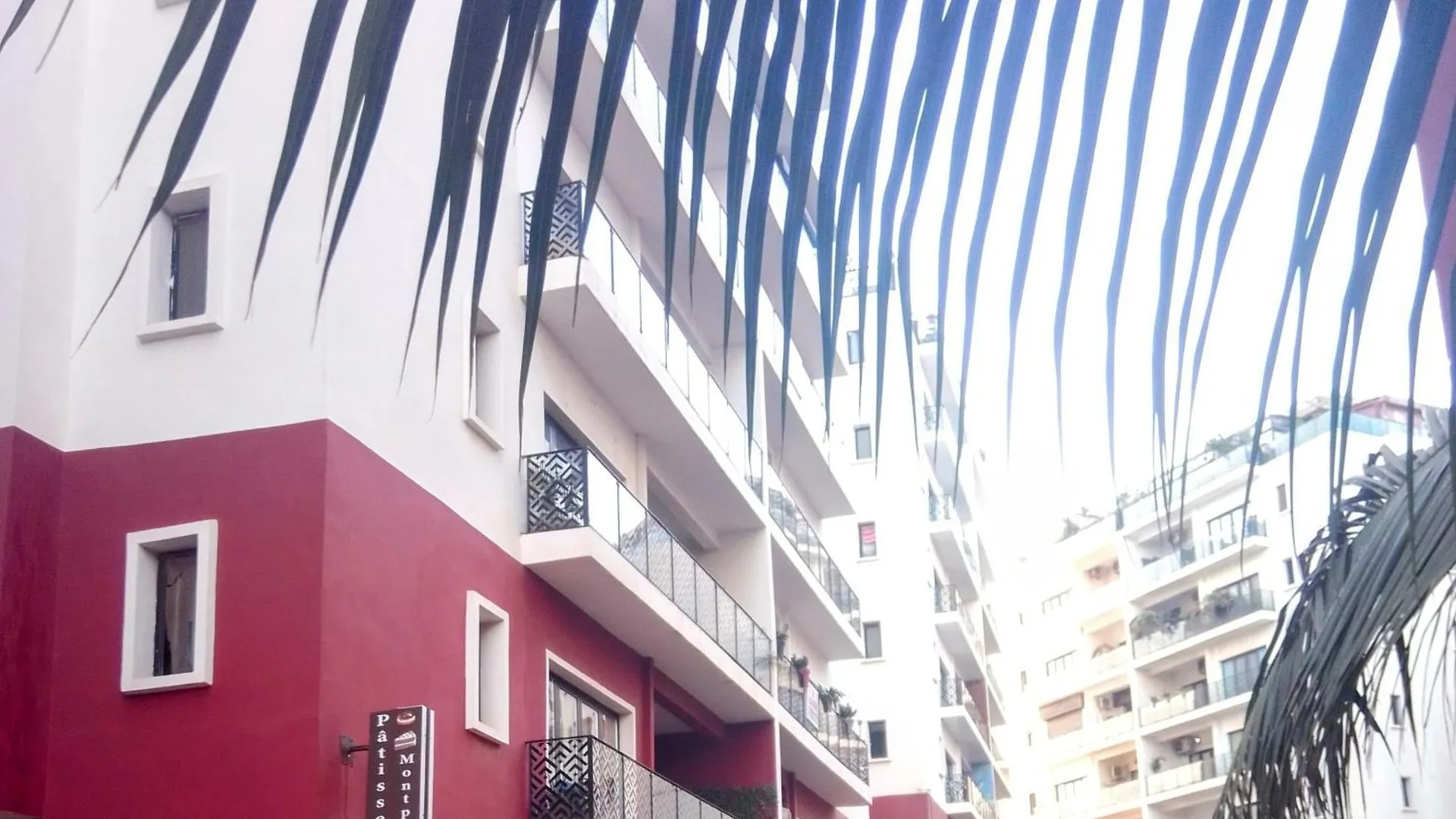Pearle Ataya Lejlighed Dakar